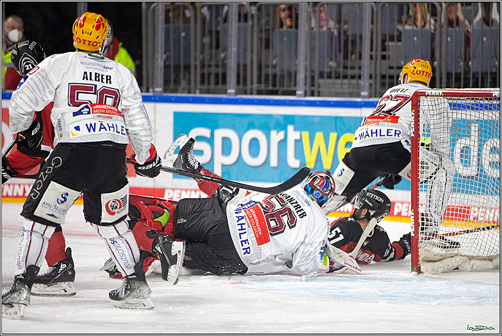 PENNY DEL; Koelner Haie- Fischtown Pinguins; Koeln, 03.01.2022